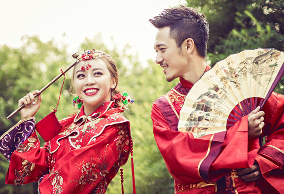 薇贰婚纱摄影_婚纱摄影(3)