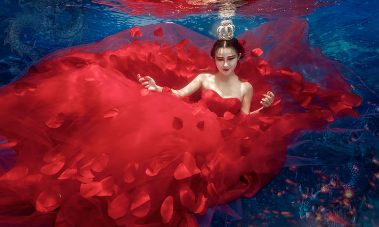 三亚水下婚纱照