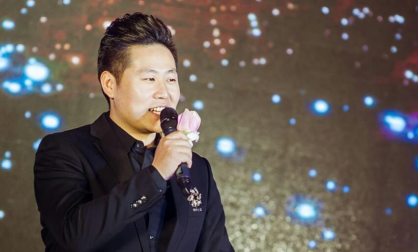 2015年中国鲁尚·海峰主持