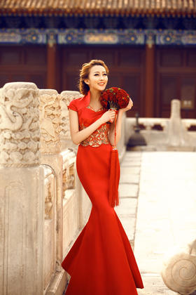 「玫瑰星座」样片欣赏·太庙红裙