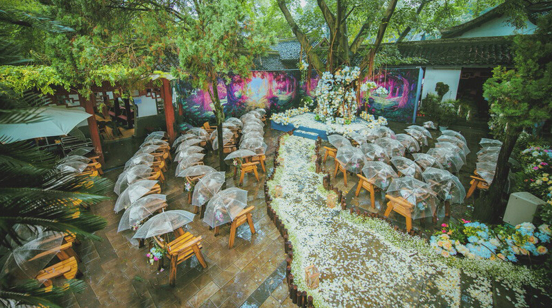 《小院》创意户外草坪婚礼现场