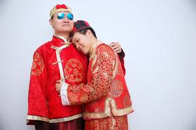 凤冠霞帔，八抬大轿的中式婚礼也是别有一番趣味呢！