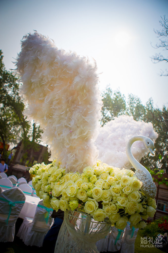 云朵鲜花手机竖屏壁纸