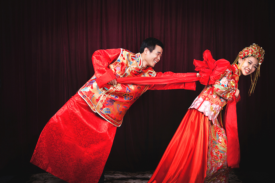 中國風鳳冠霞帔婚紗照 中式婚禮 魔方攝影客照