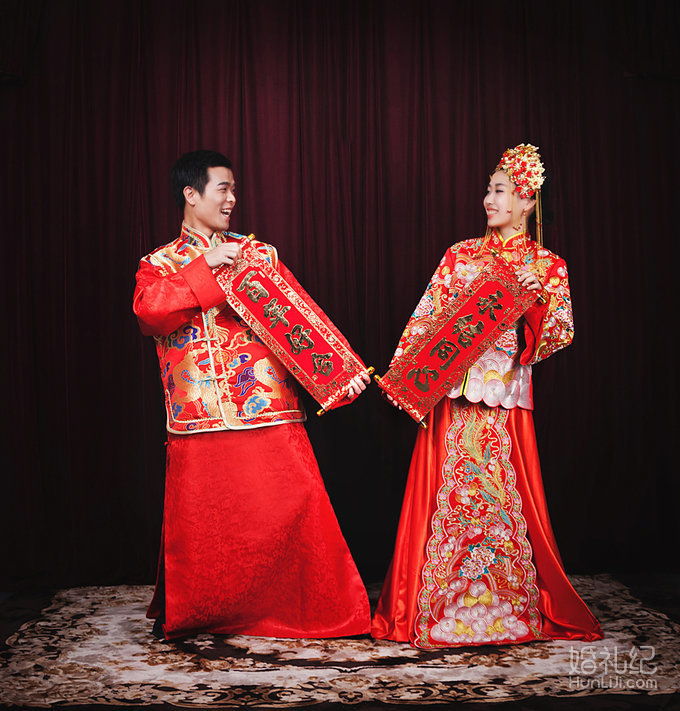 中国风凤冠霞帔婚纱照 中式婚礼 魔方摄影客照